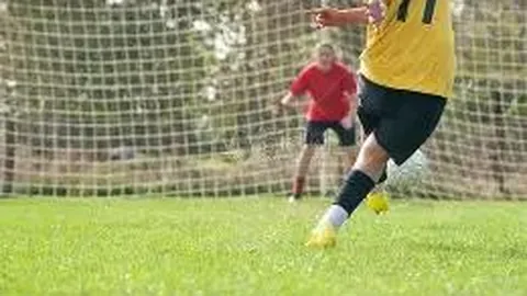 足球机器人自主挑战“机器人奥运会”，全场竞技无需人工操控